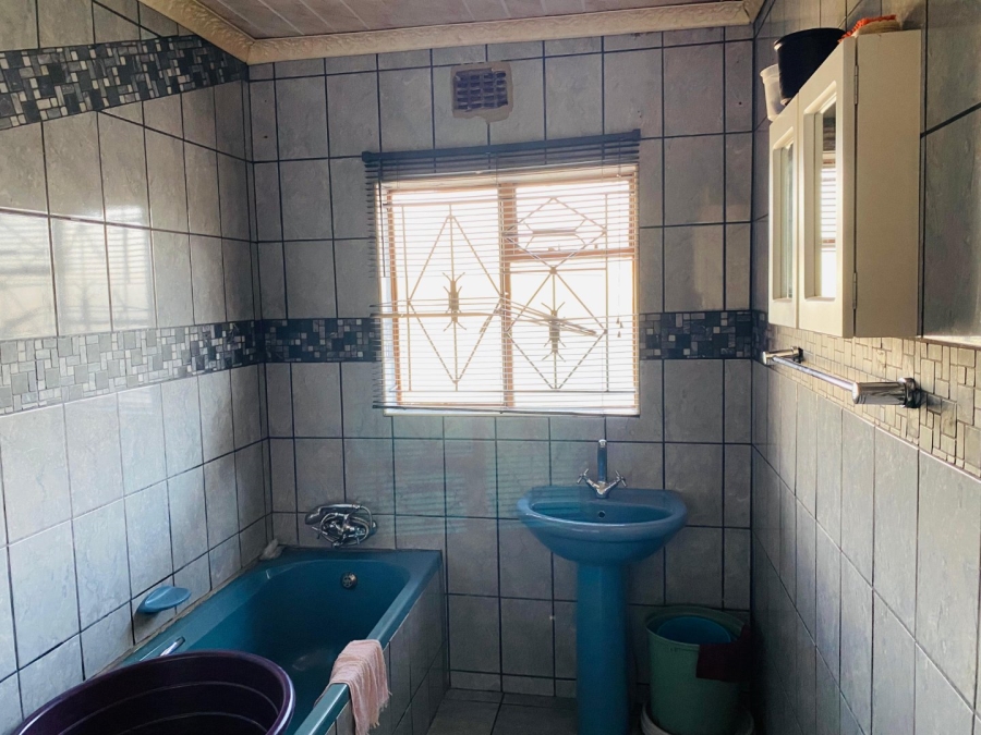 3 Bedroom Property for Sale in Kwakwatsi Free State